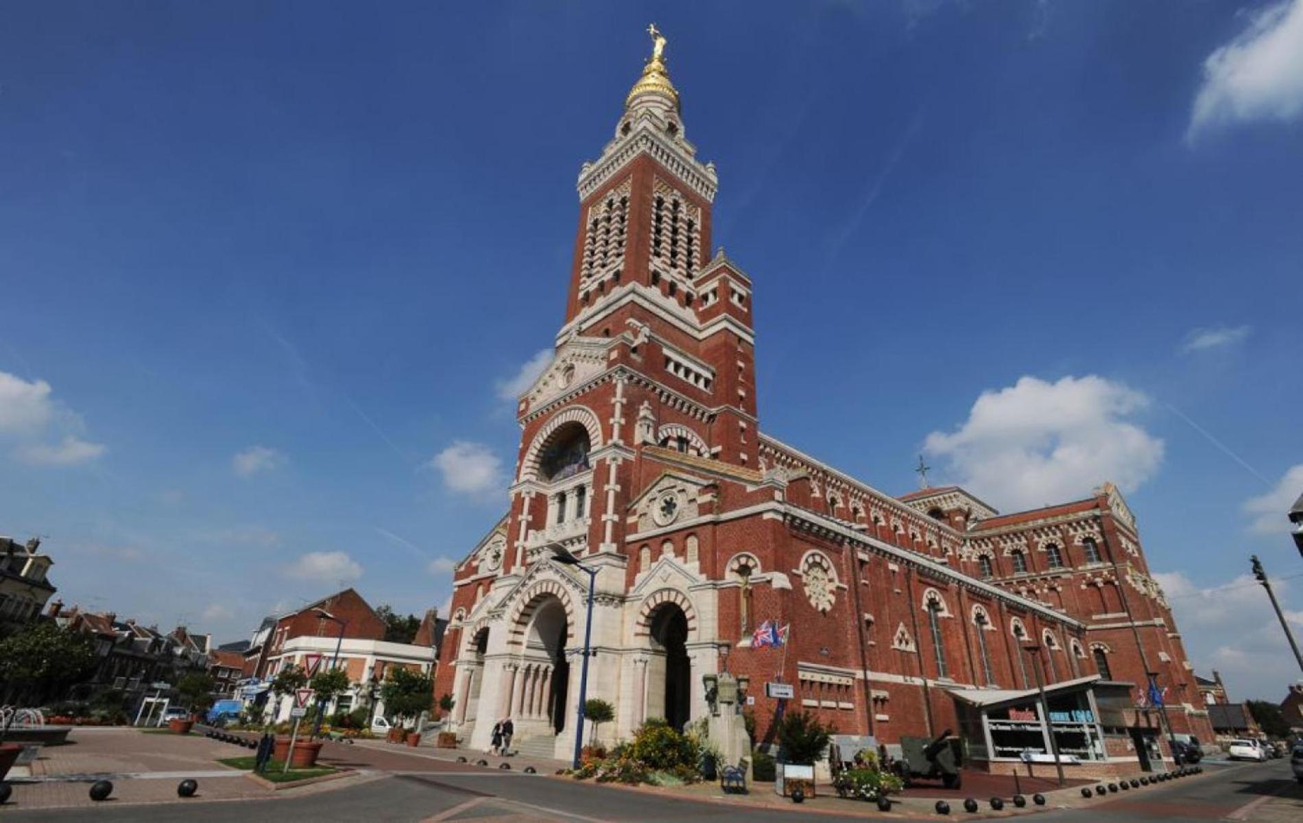 Logis Hotel & Restaurant De La Basilique Albert Luaran gambar